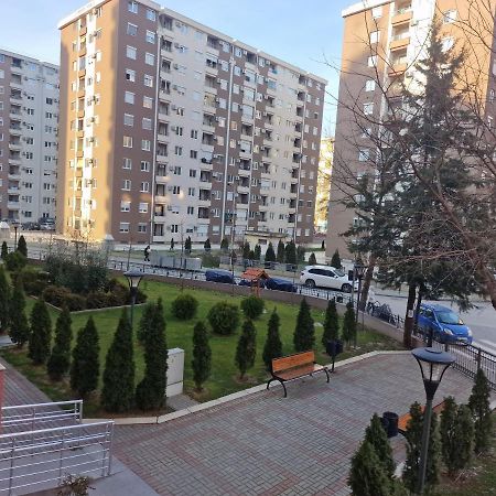 Luxury Yellow & Modern Apartment Üsküp Dış mekan fotoğraf