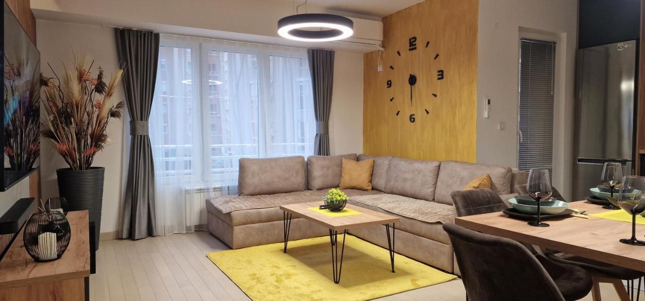 Luxury Yellow & Modern Apartment Üsküp Dış mekan fotoğraf