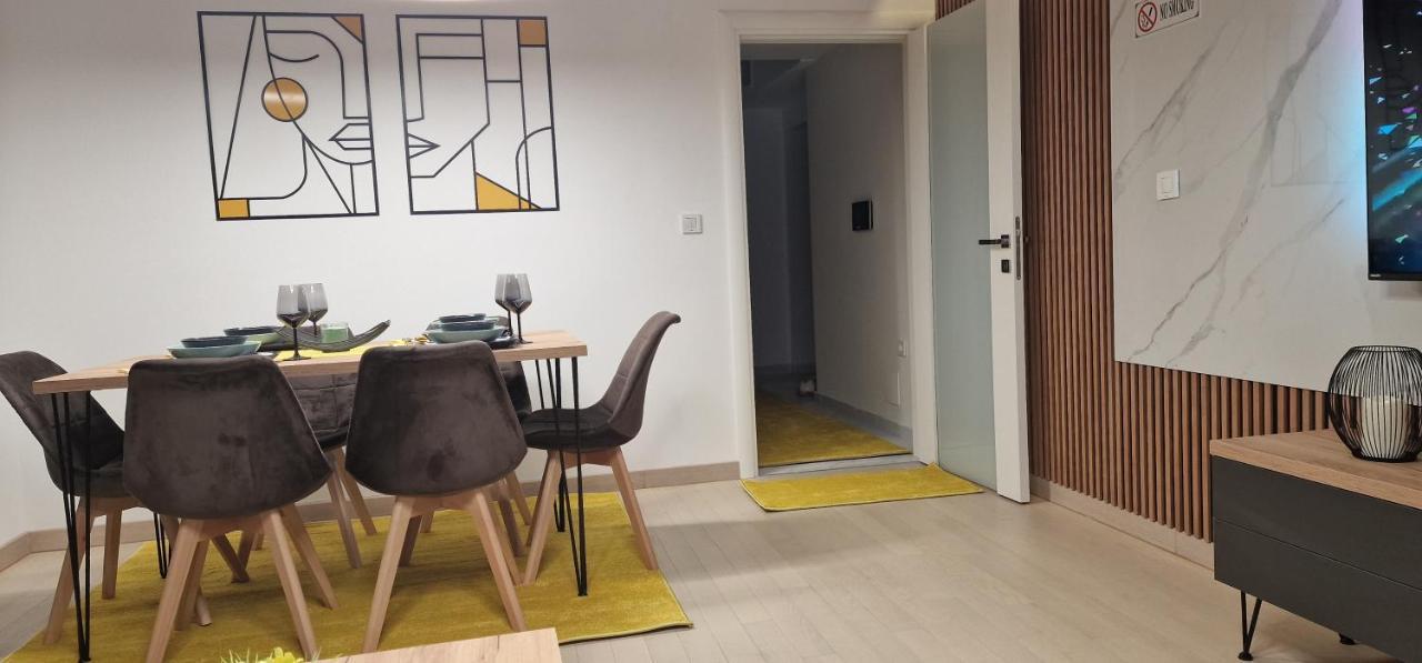 Luxury Yellow & Modern Apartment Üsküp Dış mekan fotoğraf