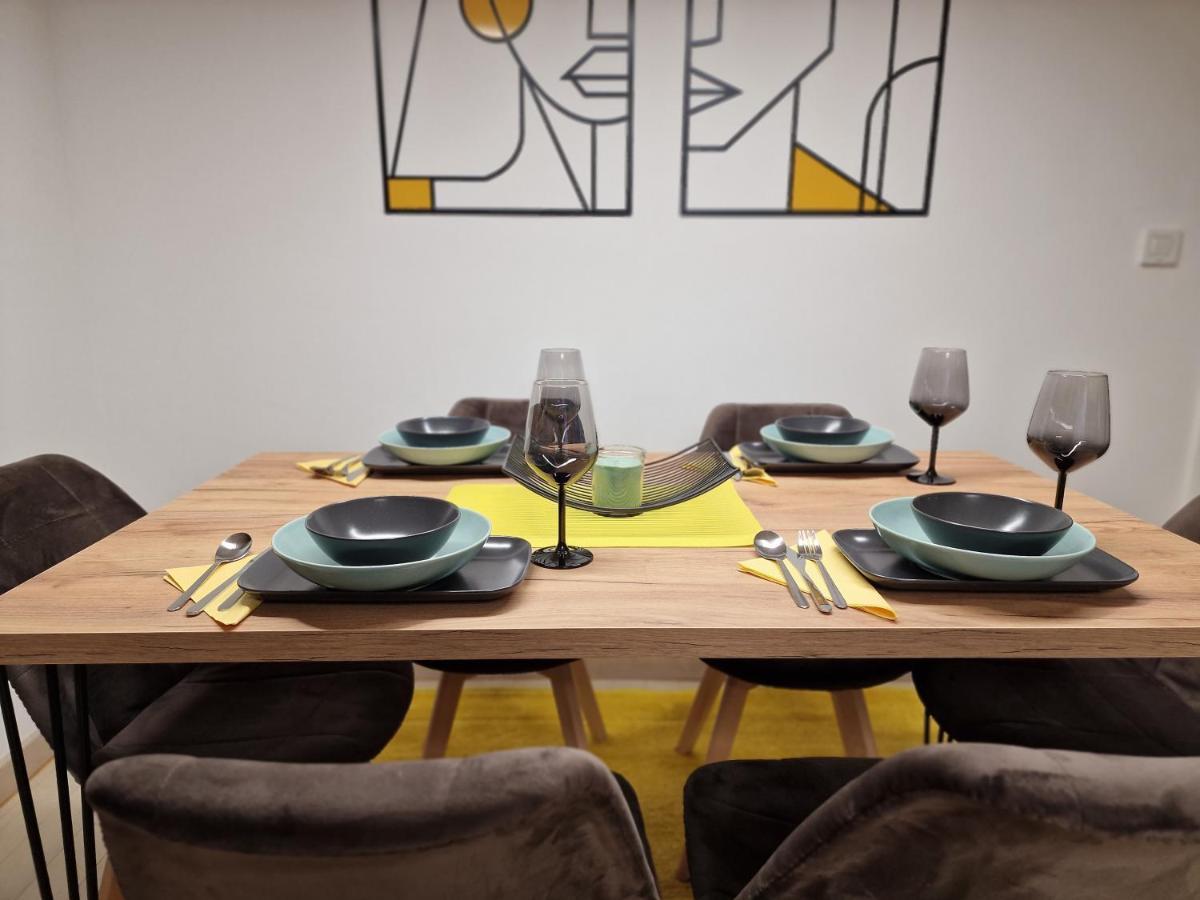 Luxury Yellow & Modern Apartment Üsküp Dış mekan fotoğraf